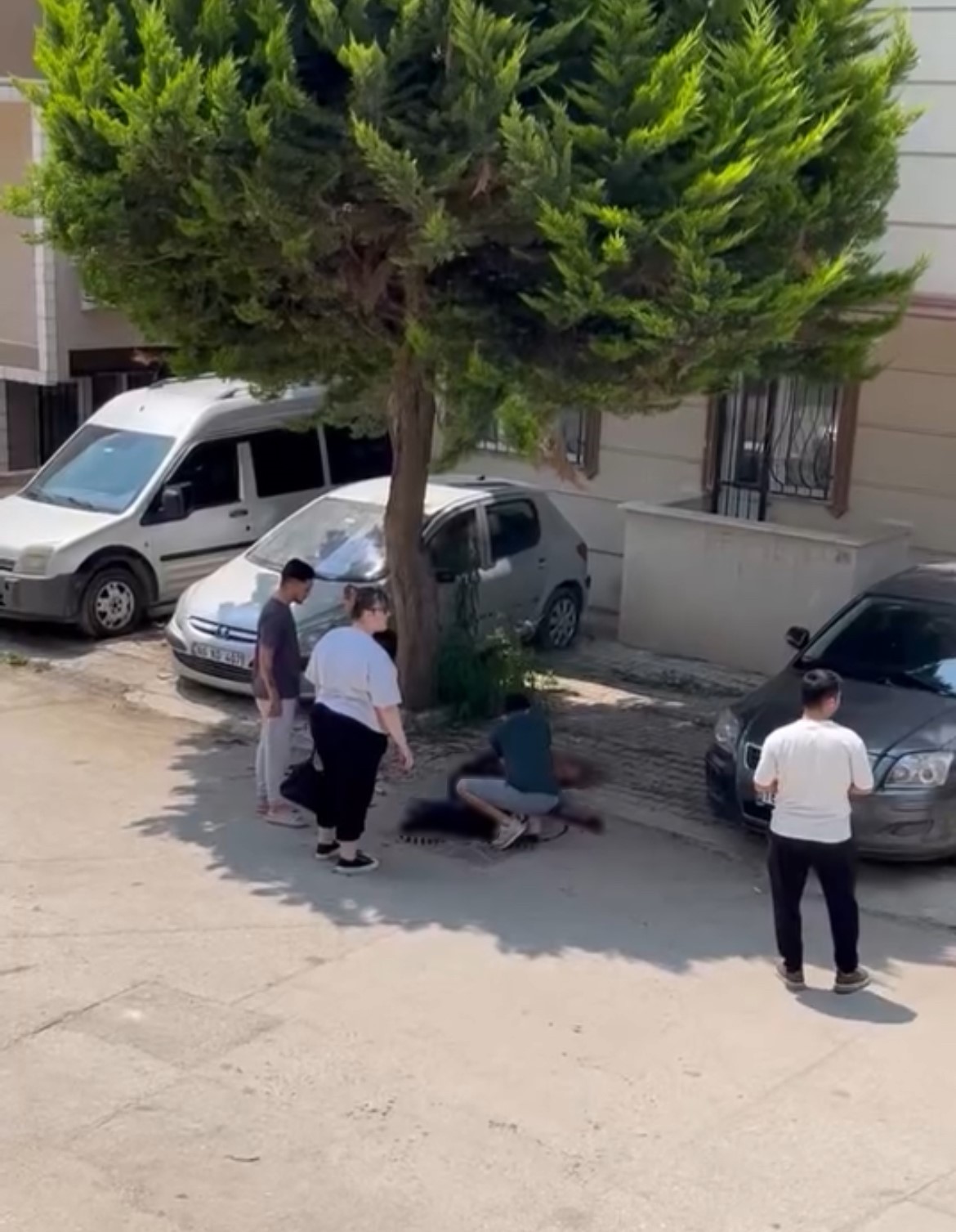 Kardeş, kardeşi vurdu! Mahalleli sokağa döküldü