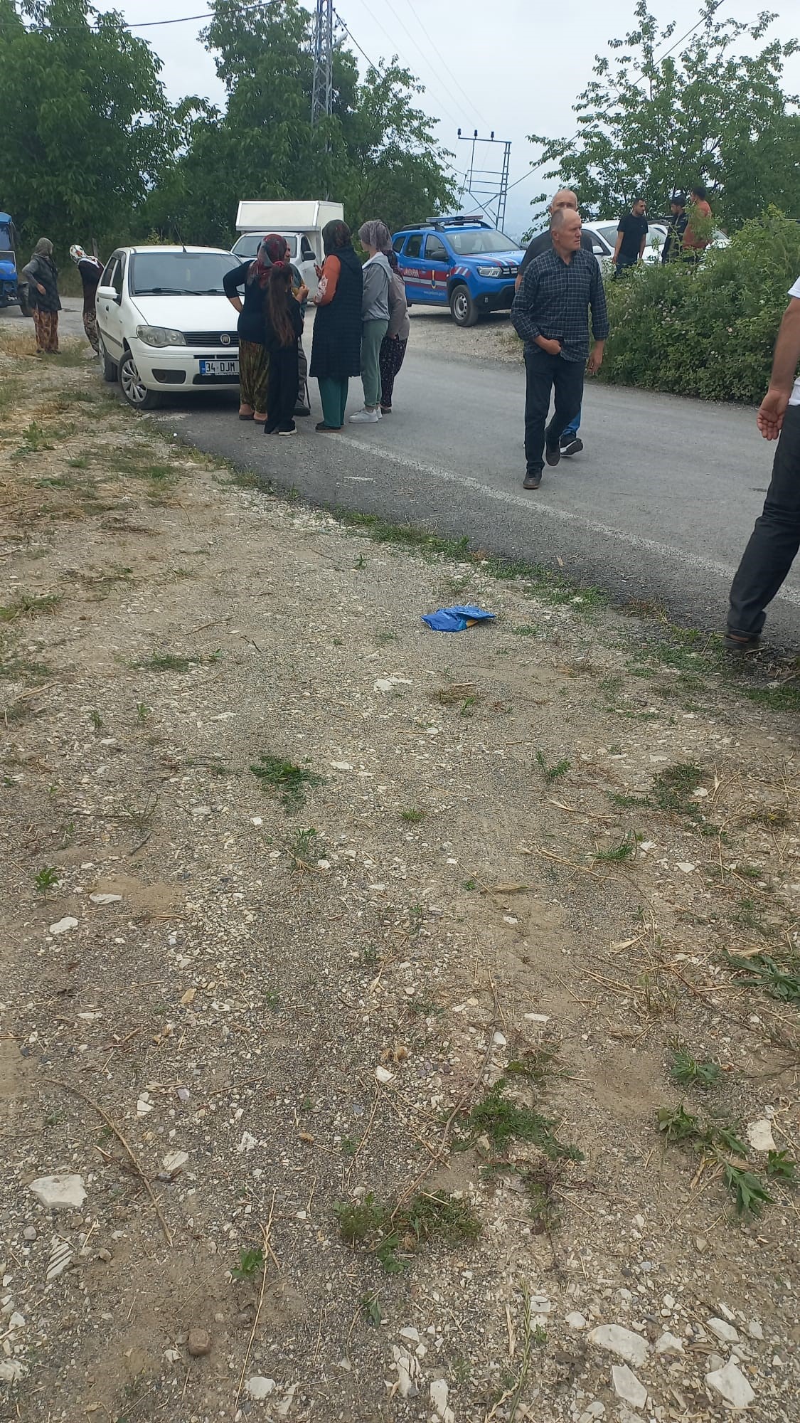 Bayram için geldiği evinde kendini astı
