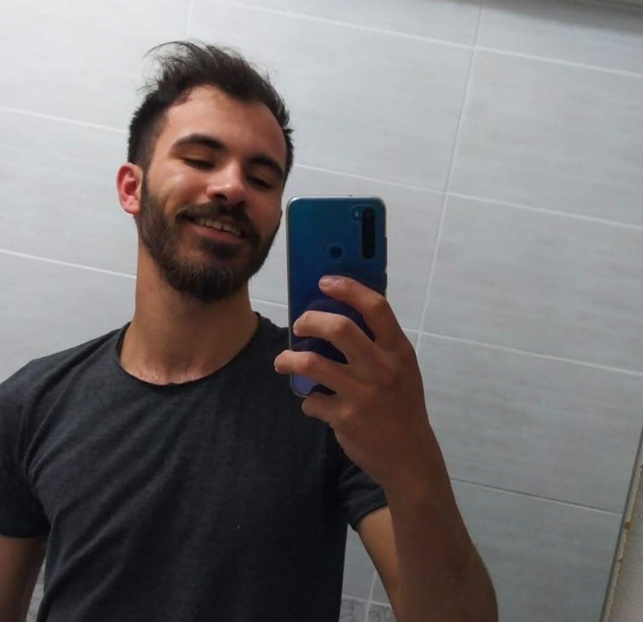 Bayram için geldiği evinde kendini astı