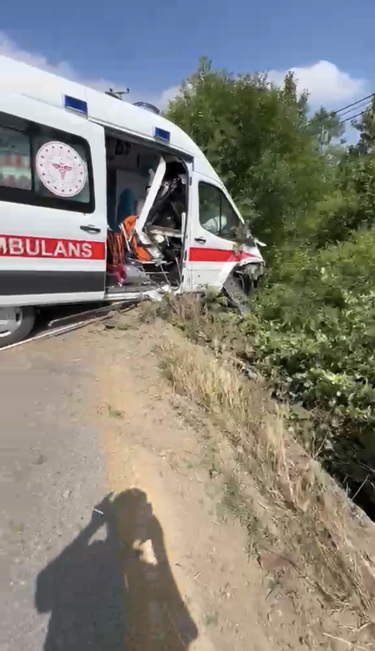 Kandıra'da hasta taşıyan ambulans kaza yaptı!