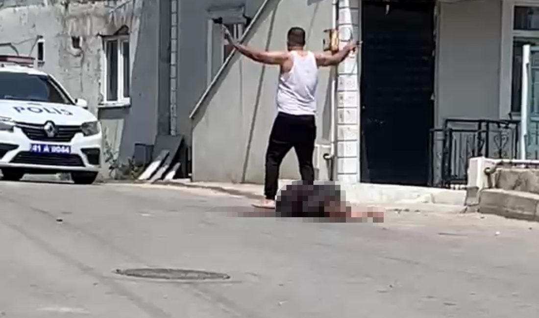 Kocaeli'nin Dilovası ilçesinde cinnet getiren bir koca, sokak ortasında tartıştığı