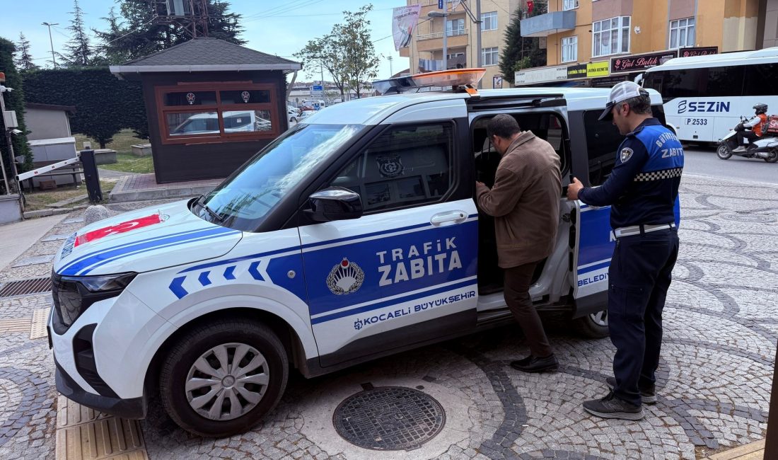 Kocaeli Büyükşehir Belediyesi Zabıta ekipleri, Dilovası’nda Alzheimer hastası kadını bularak