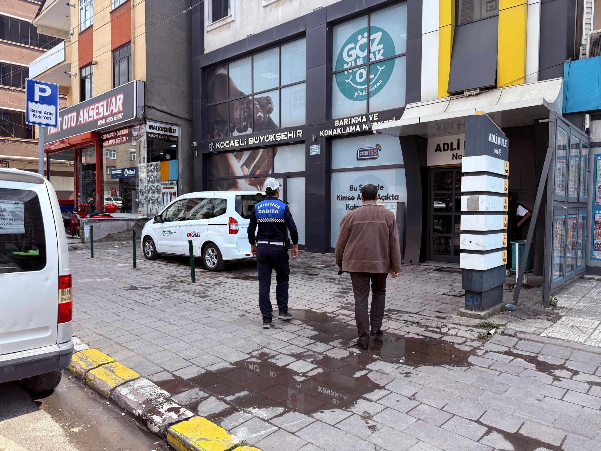Kocaeli'de millet bahçesinde gezen kadın ekipleri harekete geçirdi