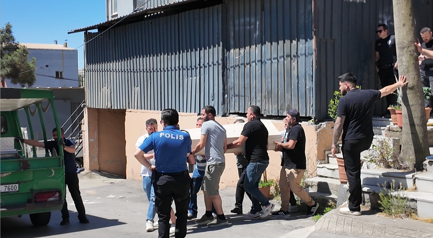 İstanbul'un Pendik ilçesinde bir iş yerinde henüz bilinmeyen bir nedenle