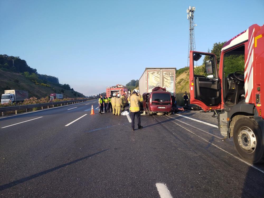 Yollar kana bulandı: Çok sayıda can kaybı