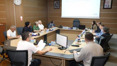 Kocaeli Büyükşehir Belediyesi’nin haftalık olağan encümen toplantısında, kentin işleyişi ve