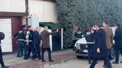 Bursa’da yürütülen rüşvet ve suç örgütü soruşturması kapsamında görevden uzaklaştırılan