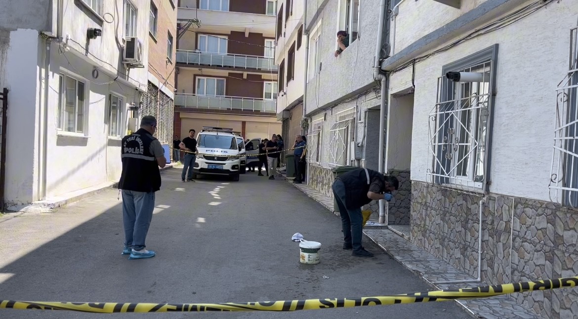 Sokak ortasında kanlı infaz: 1 ağır yaralı