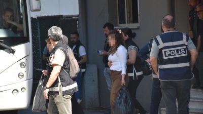 İzmir Cumhuriyet Başsavcılığı koordinesinde yürütülen soruşturma kapsamında, Ege Üniversitesi'nde kamuyu