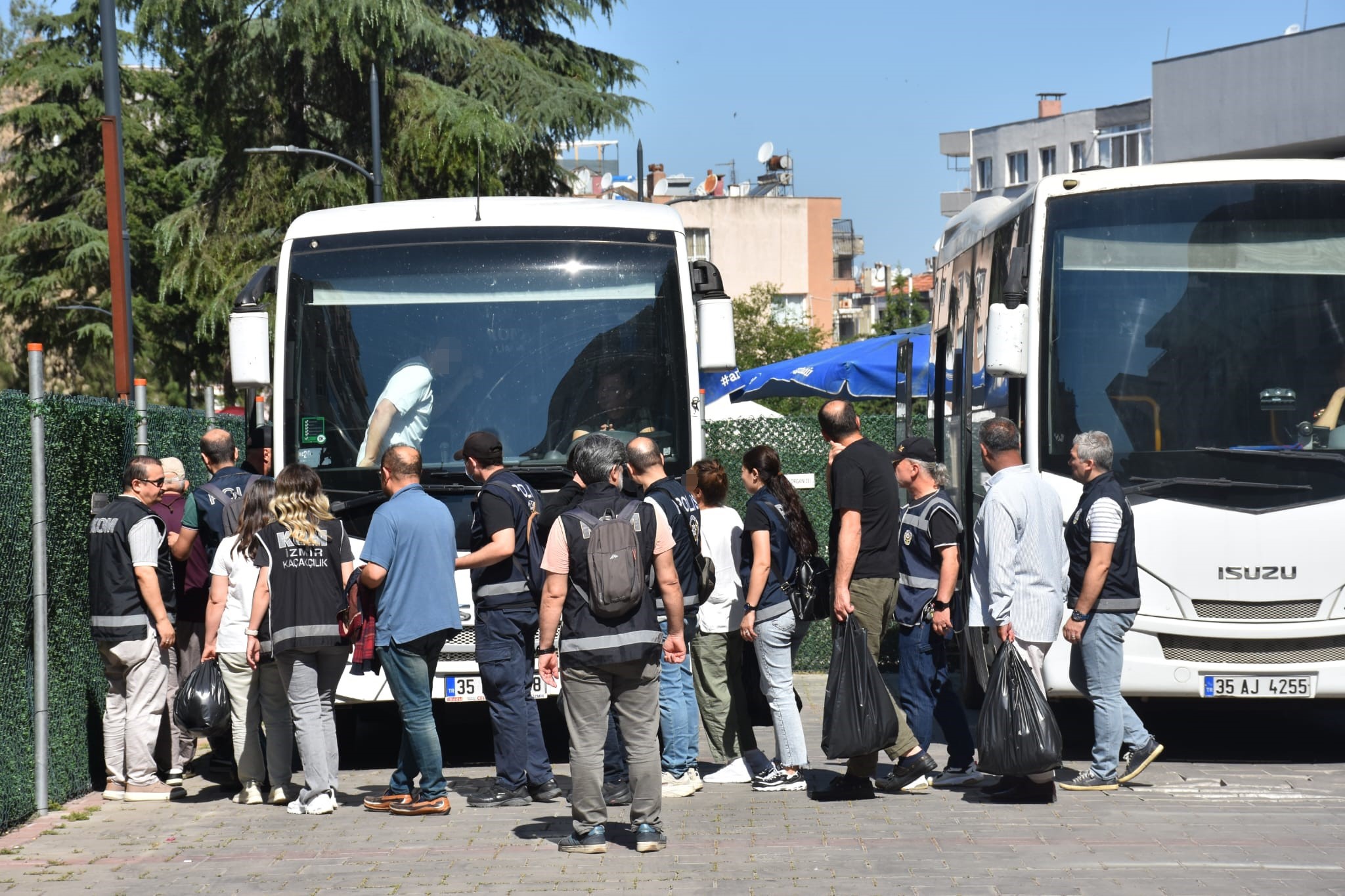 Üniversitede yolsuzluk: Dekan ve başhekim dahil 27 tutuklama!