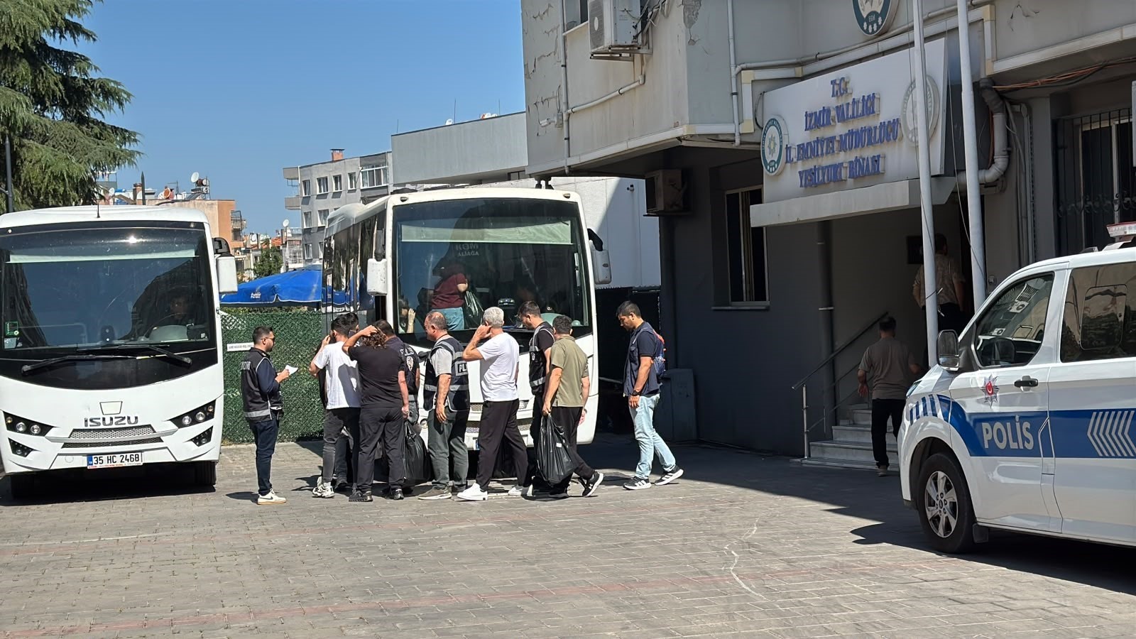 Üniversitede yolsuzluk: Dekan ve başhekim dahil 27 tutuklama!