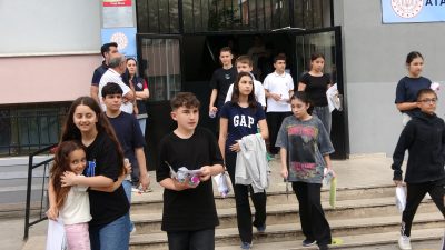 Kocaeli’de Liselere Geçiş Sistemi (LGS) kapsamındaki iki oturumlu merkezi sınav