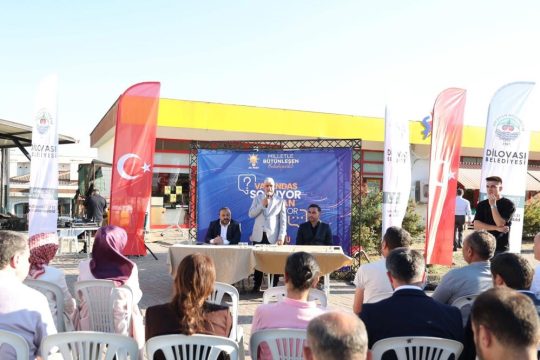 Dilovası Belediye Başkanı Ramazan Ömeroğlu, yerel yönetim ile vatandaşlar arasındaki