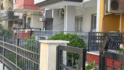 Manisa’nın Turgutlu ilçesinde, sabah saatlerinde feci bir kadın cinayeti ve