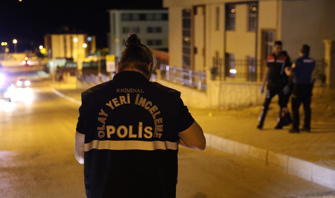 Elazığ’da Çatalçeşme Mahallesi TOKİ konutlarında sokak ortasında karşılaşan husumetli iki