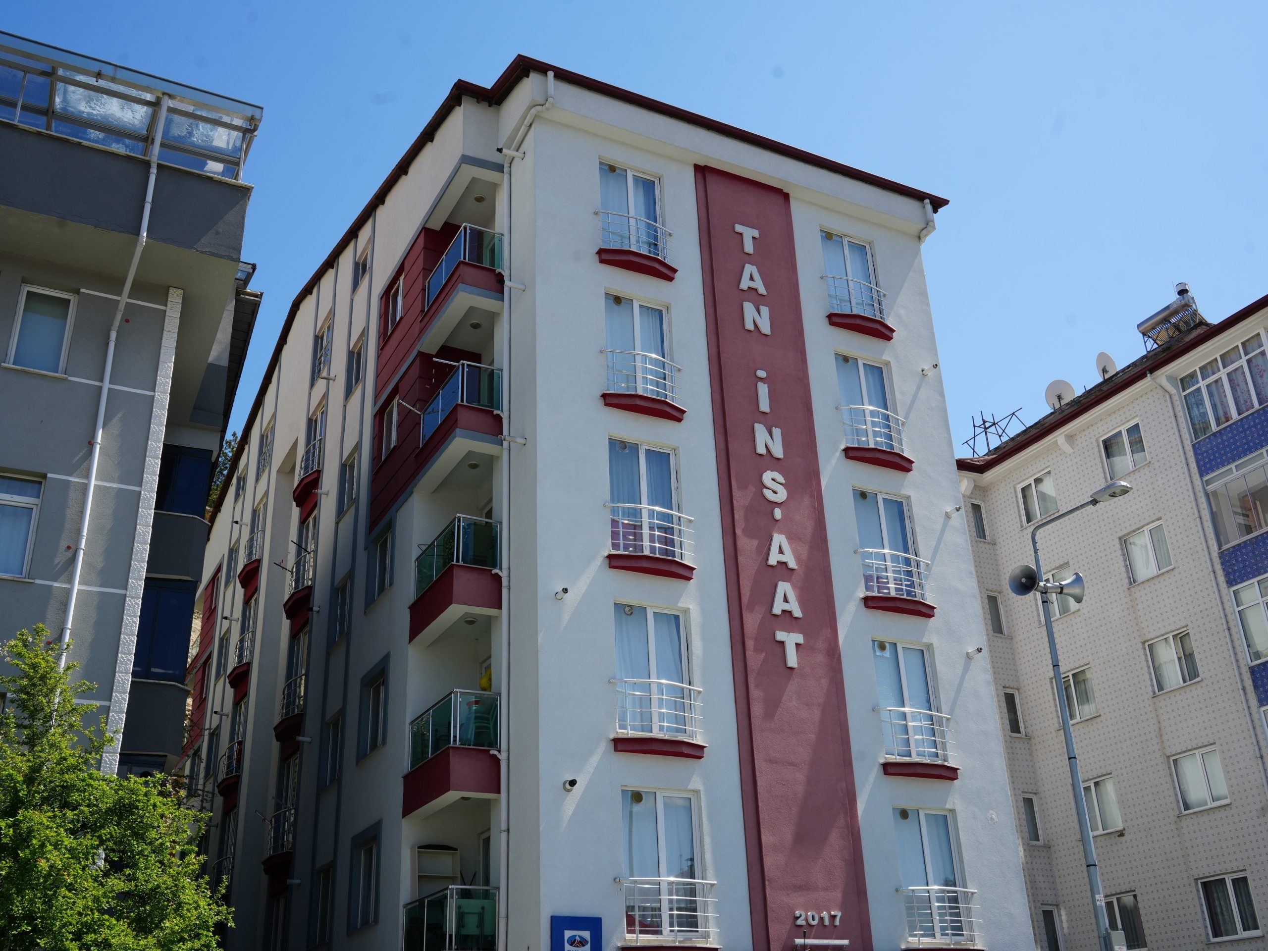 Hamile eşini öldürüp günlerce cesediyle yaşadı