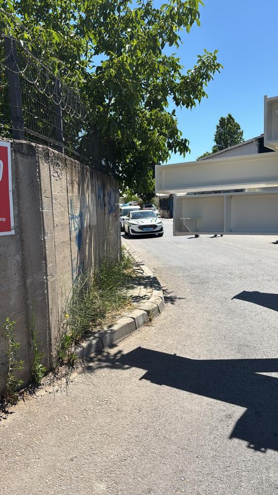 Kocaeli'de küçük çocuk tırın altında can verdi