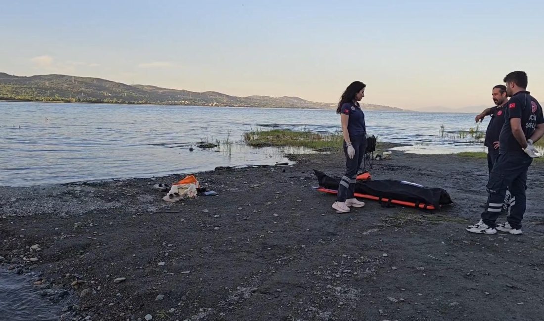 Sakarya'nın Sapanca ilçesinde göle giren 47 yaşındaki Hazar Can Ateş,
