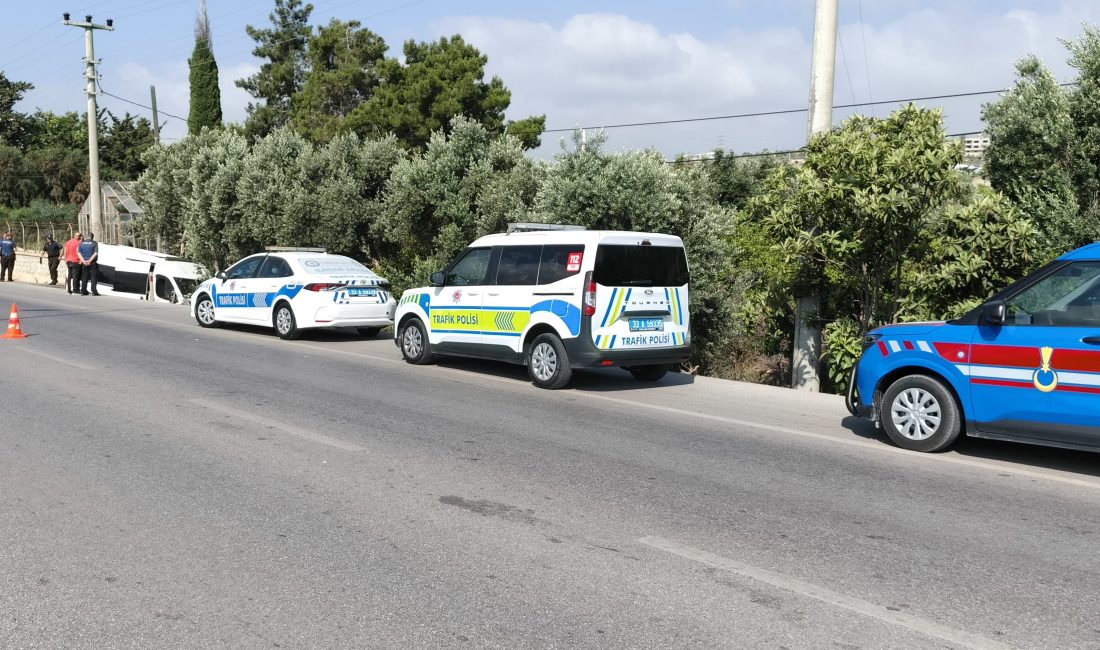 Mersin'in Silifke ilçesinde yolcu minibüsüne binen bir kişi şoföre saldırdıktan