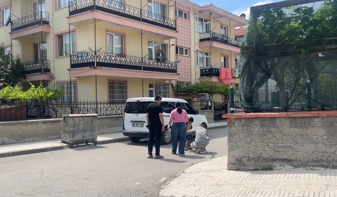 Çorum'da anne ve babasıyla tartışan 19 yaşındaki C.Y., eline aldığı