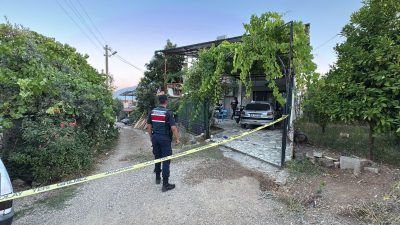 Muğla'nın Fethiye ilçesinde, komşular arasında bahçe kapısının çıkardığı gürültü nedeniyle