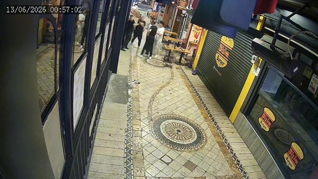 Kocaeli'de oğlunun dehşet anlarını izleyen anne hastaneye kaldırıldı