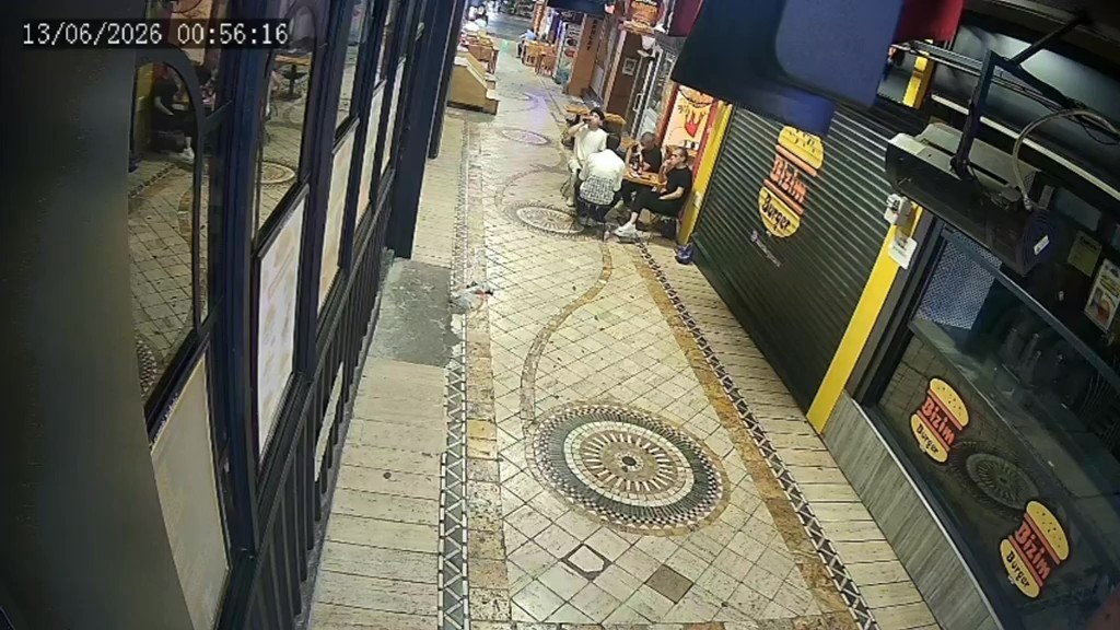 Kocaeli'de oğlunun dehşet anlarını izleyen anne hastaneye kaldırıldı
