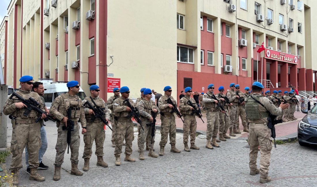 Kocaeli'de rüşvet ve tefecilik suçlarına karıştıkları iddiasıyla gözaltına alınan 18