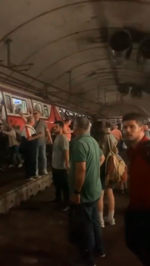 İstanbul’da M4 Kadıköy-Sabiha Gökçen Havalimanı Metro Hattı’nda seyir halinde olan