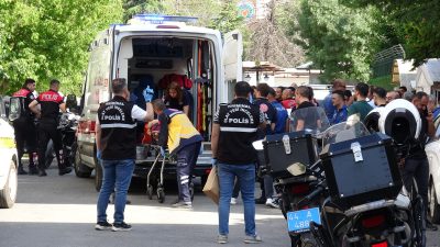 Malatya'da aile içi tartışma sırasında cinnet getiren baba, eşi ile