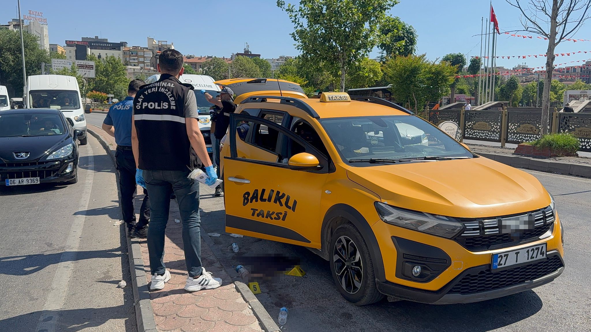 Taksi durağında bıçaklı dehşet!