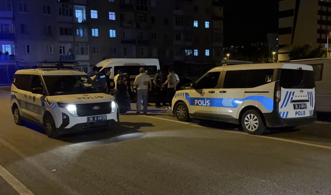 Kayseri’nin Melikgazi ilçesinde, torpil patlatarak gürültü yapan grupla mahalle sakinleri
