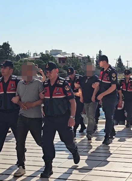 Belediyeye yönelik 'rüşvet' soruşturmasında belediye başkanı dahil 8 kişi tutuklandı