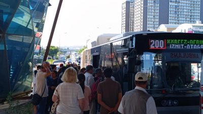 İstanbul Tuzla D-100 Karayolu’nda, önüne aniden çıkan bir araç nedeniyle