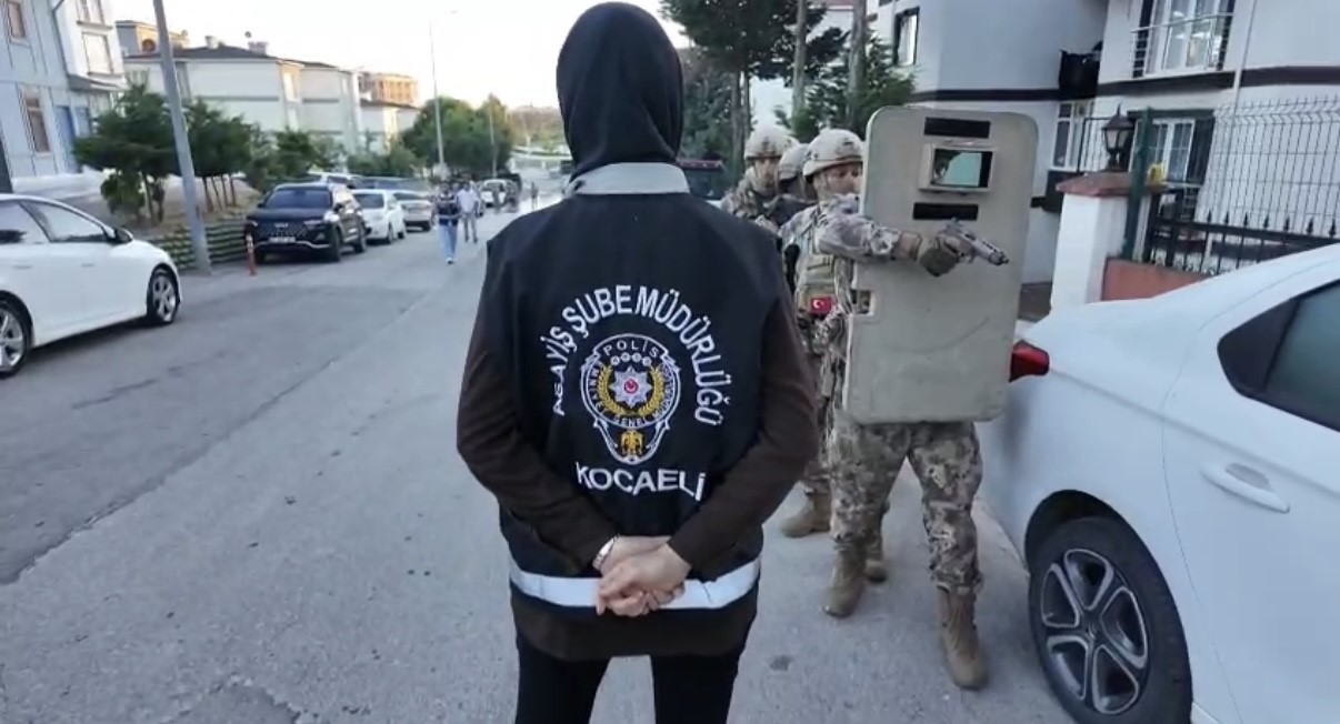 Kocaeli merkezli 4 ilde fuhuş operasyonu: 15 kadın kurtarıldı!