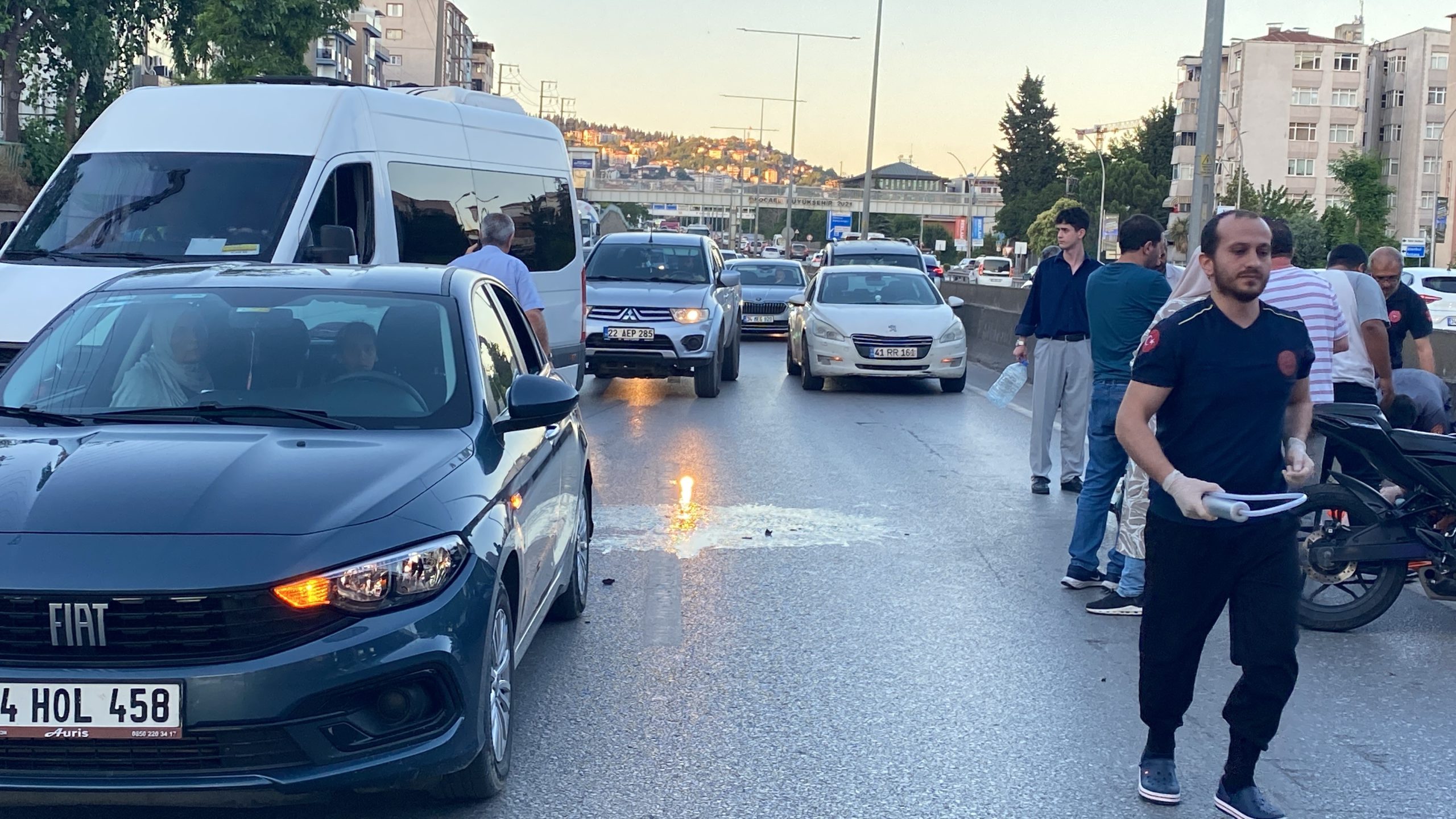Kocaeli D-100'de feci kaza: 1 ağır yaralı