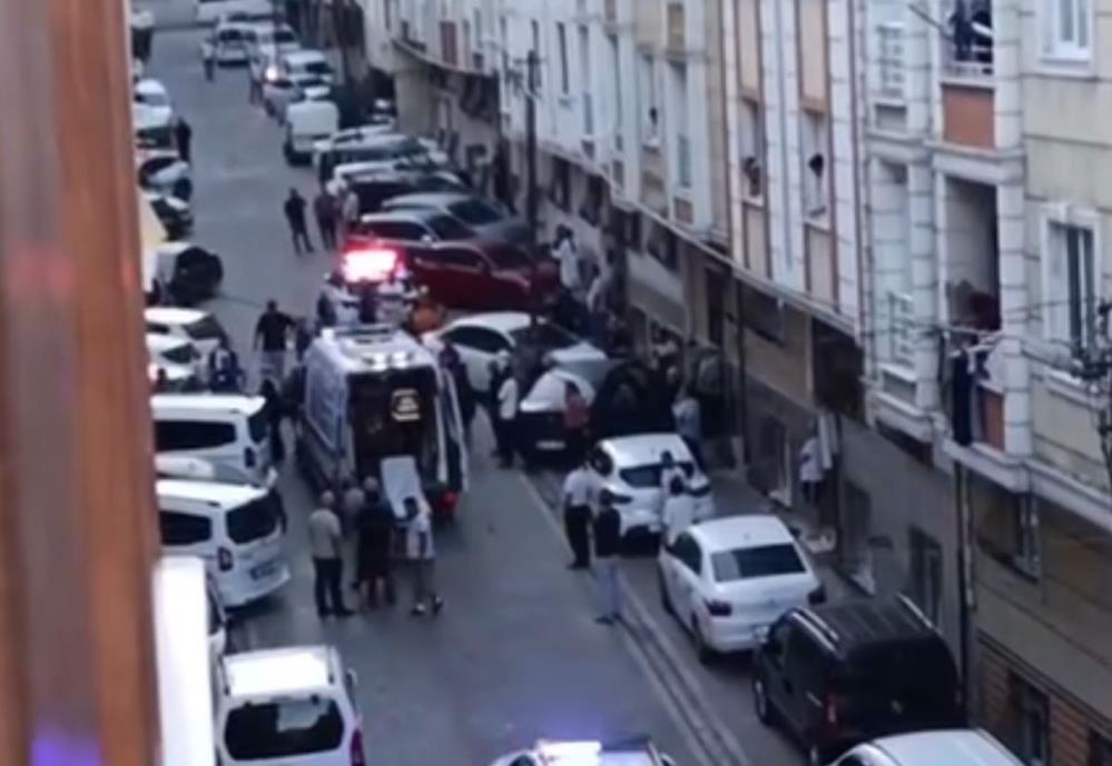 Kanlı pusu: Evinin önünde kurşun yağmuruna tuttu