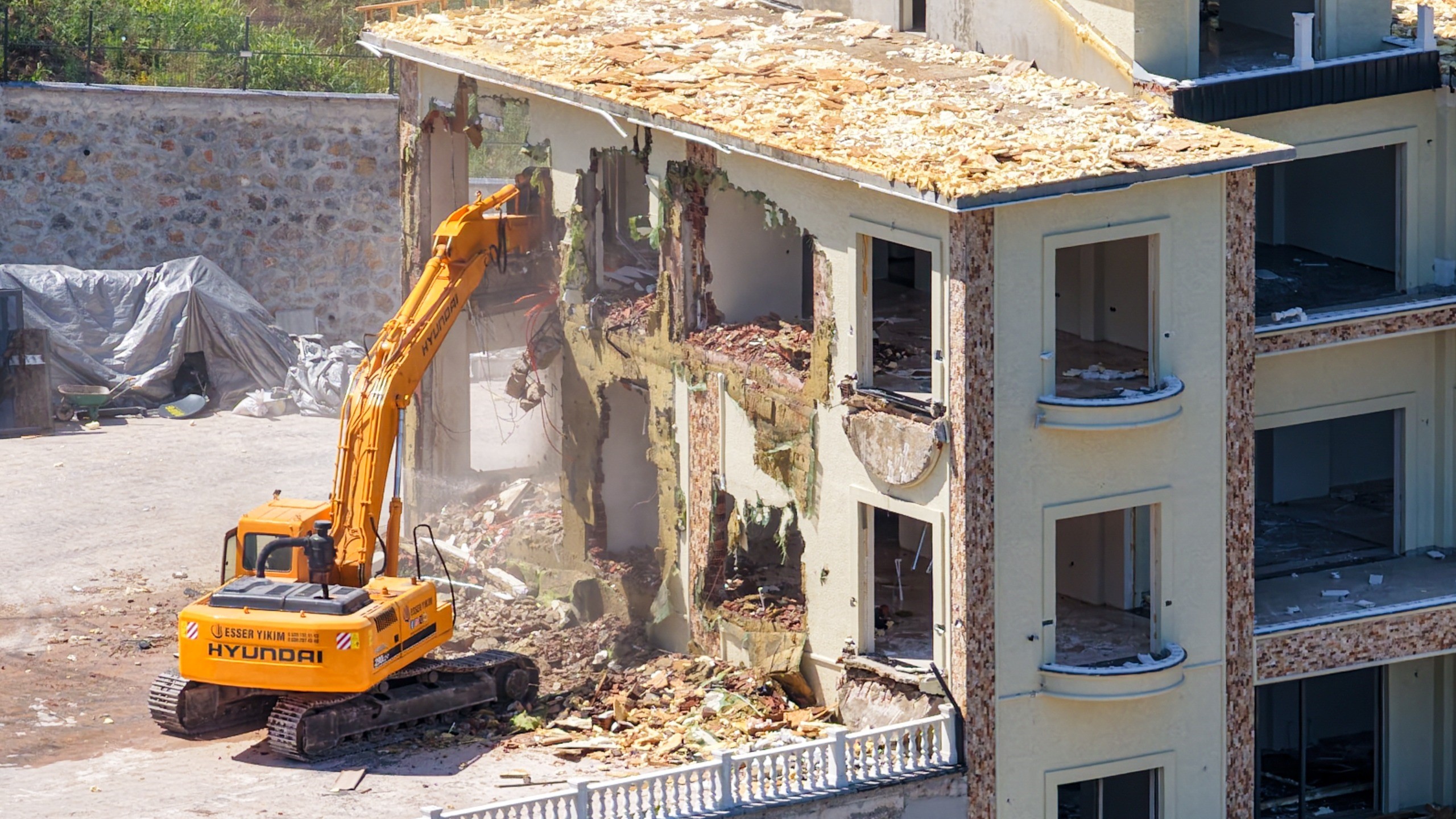 Kocaeli'de 944 metrekarelik kaçak yapı yıkıldı!