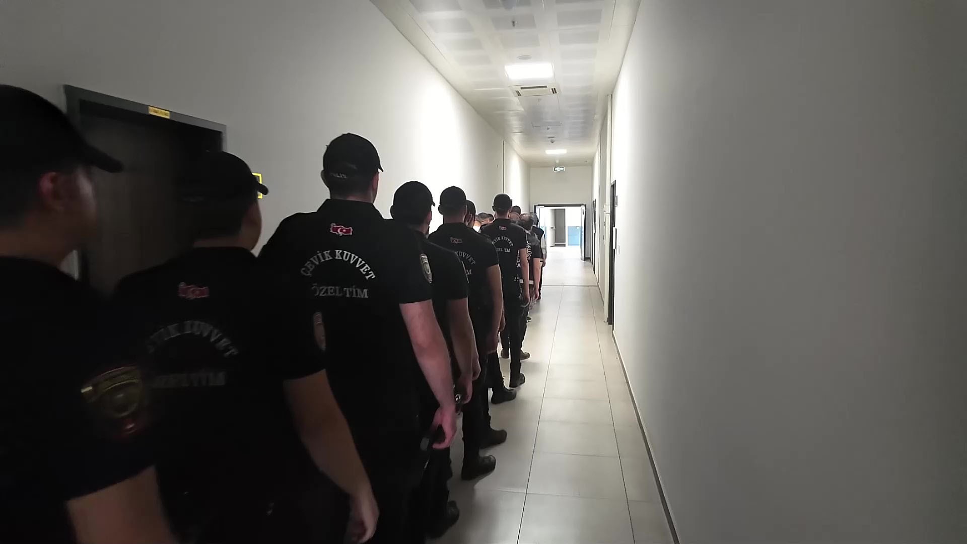 Kocaeli'de fuhuş operasyonu: 18 kadın kurtarıldı