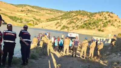 Adıyaman’ın Gölbaşı ilçesinde serinlemek amacıyla gölete giren 15 yaşındaki çocuk,
