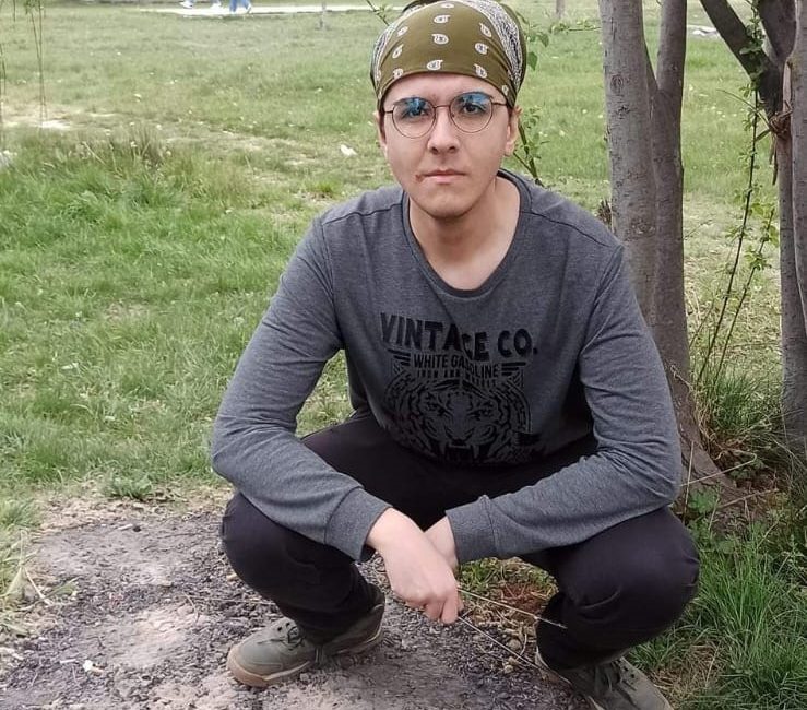 Eskişehir'de neo-nazi sembolünün bulunduğu ekipmanlar kuşanıp bir çay bahçesinde 5