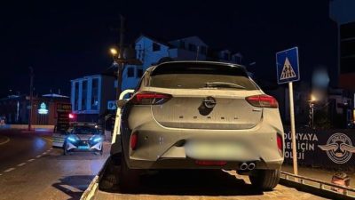 Kocaeli'de gerçekleştirilen trafik denetimlerinde korsan taşımacılık yaptığı belirlenen bir otomobil sürücüsüne