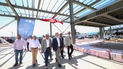 Kocaeli Büyükşehir Belediye Başkanı Tahir Büyükakın, İzmit Körfezi’nin ucunda, Ömer