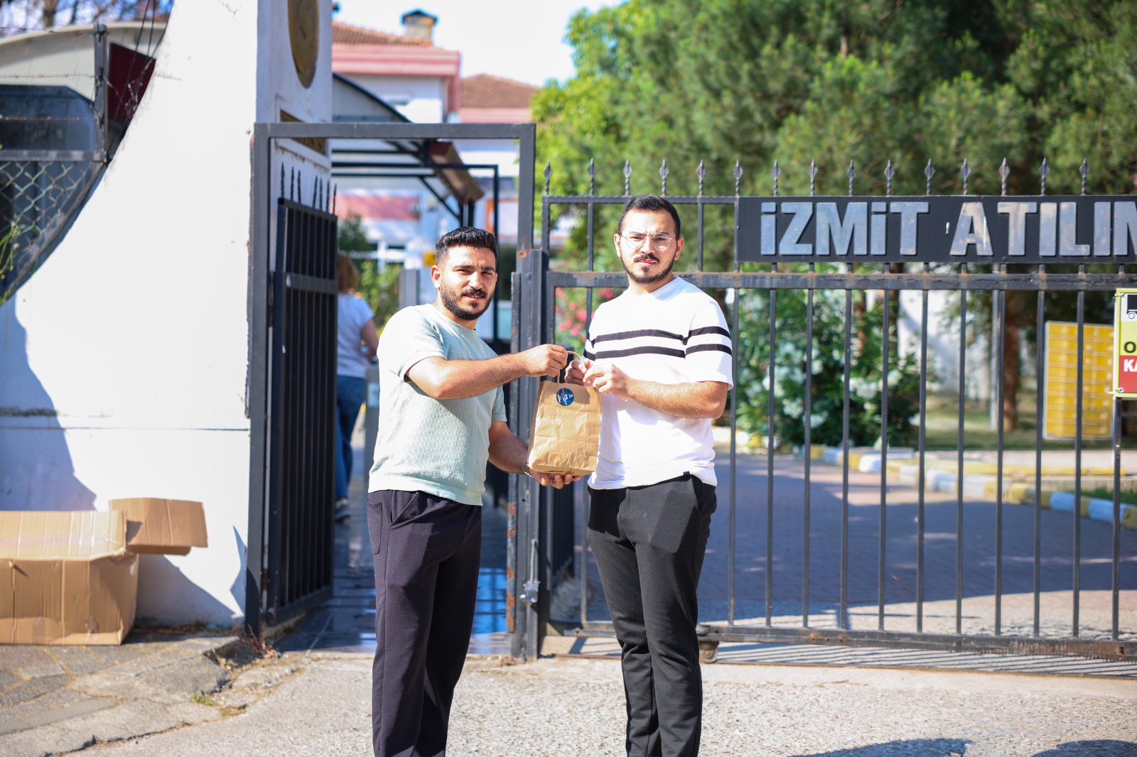 Büyükşehir, YKS öğrencileri için ikram stantları kurdu