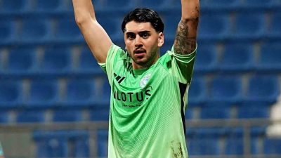 Yeni sezon öncesi kadro yapılanmasını sürdüren Kocaelispor, kaleci rotasyonunu güçlendirmek