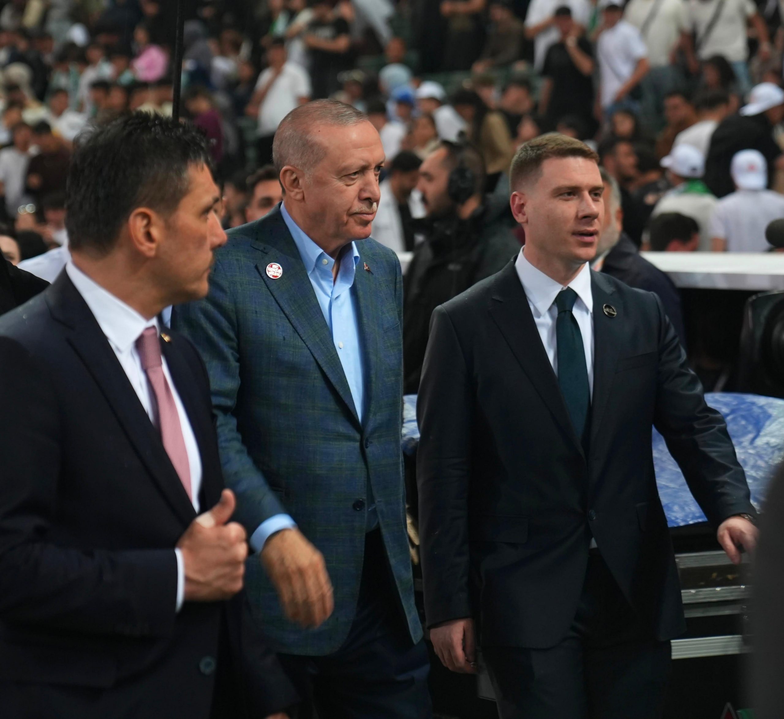 AK Parti Kocaeli'den Özgür Özel'in sözlerine sert cevap!