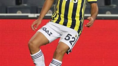 Süper Lig temsilcimiz Kocaelispor'da yeni sezon kadro planlaması hız kazandı.