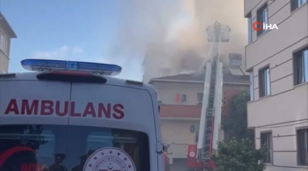 Kocaeli'de 3 katlı apartmanda yangın