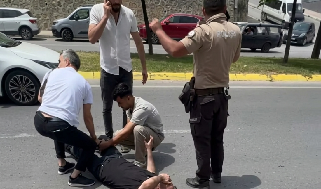 Kocaeli’nin Gebze ilçesinde yer alan adliye binası önünde, kimliği henüz