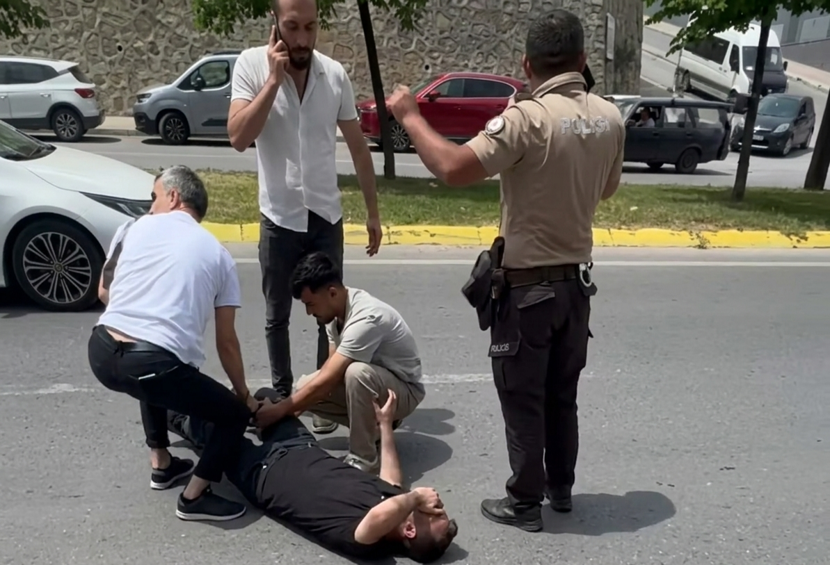 Son dakika... Gebze adliyesi önünde silahlı saldırı: Bölge ablukaya alındı